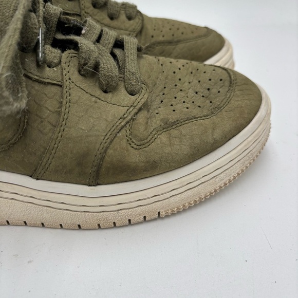 Nike Air Jordan 1 Women’s 9.5 Low Lifted Olive Green Lace Up Sneakers - Picture 4 of 9
